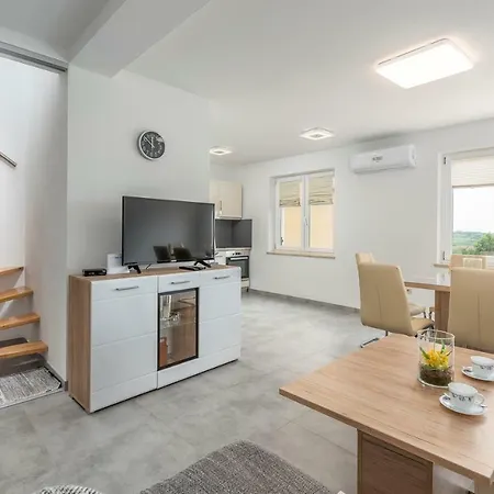 Smilys Guest house 3*